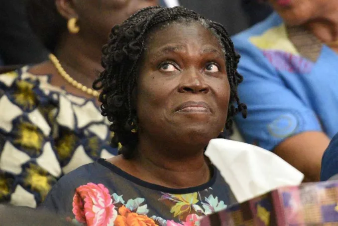 Dans une entrevue accordée au quotidien pro-gouvernemental « Fraternité Matin », l’ex-Première Dame explique pourquoi elle conserve le nom de Simone Gbagbo malgré sa demande de divorce de l’ex-chef de l’État ivoirien.
