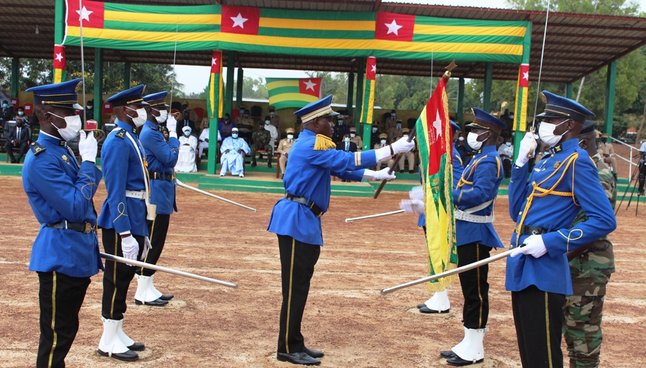 Le ministère des armées a lancé vendredi 23 février un concours de sélection pour le recrutement direct d’élèves officiers d’active pour le compte de l’École de formation des officiers des Forces Armées Togolaises (EFOFAT).