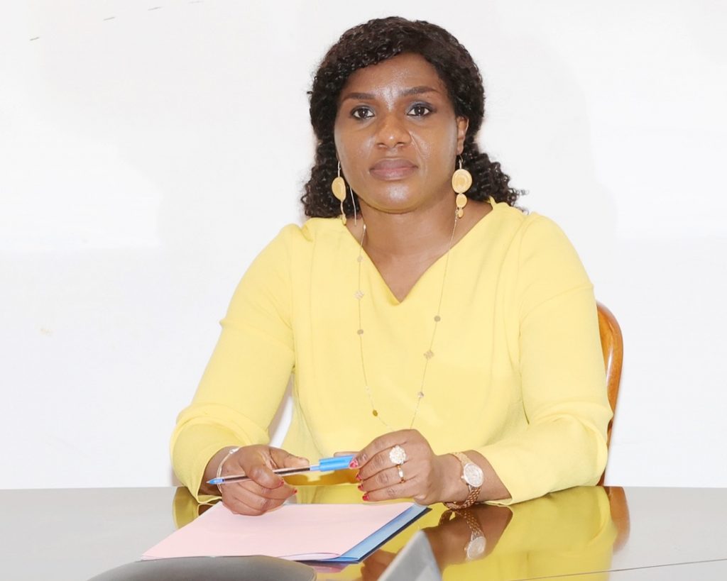 La ministre secrétaire générale de la présidence togolaise, Sandra Johnson a félicité le jeune de 16 ans  qui a réussi à créer du biogaz.