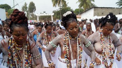 Le prince régent Asafo Atsè Folly Bébé Kangni a posé la première pierre pour la construction du nouveau Palais royal du royaume traditionnel du peuple Guin, le dimanche 10 décembre à Glidji dans la commune Lacs1.