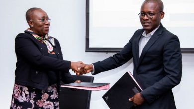 Le ministère de la Communication et des Médias et celui du Développement à la base, de la Jeunesse et de l’Emploi des jeunes ont signé, le mardi 20 septembre à Lomé, une convention de partenariat pour la promotion médiatique des produits des jeunes entrepreneurs.