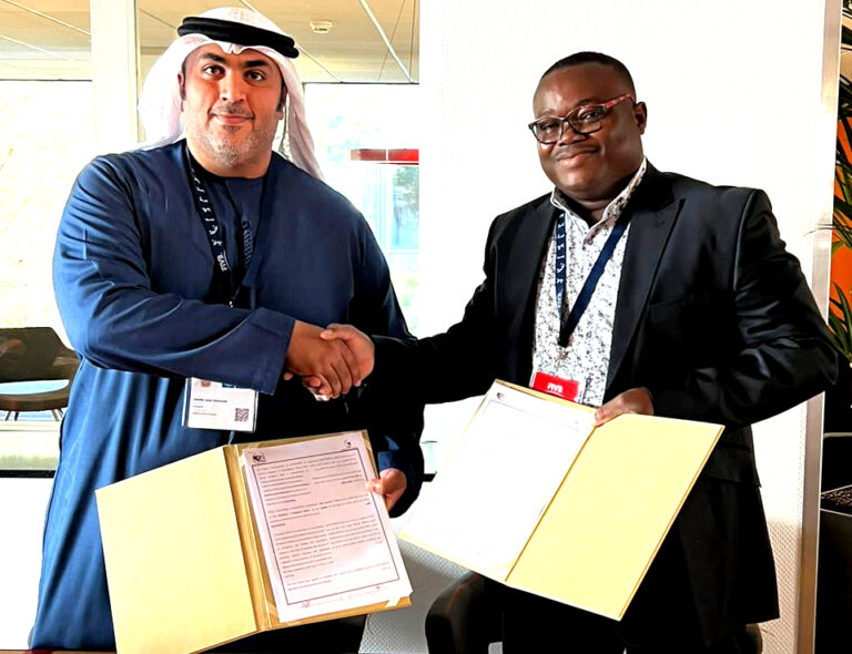 Le président de la Fédération togolaise de volley-ball, Noël Kokou Tadegnon vient de signer un mémorandum avec son homologue des Émirats des Arabes Unis, Abdulla Juma Aldarmaki pour la promotion de la discipline sportive.