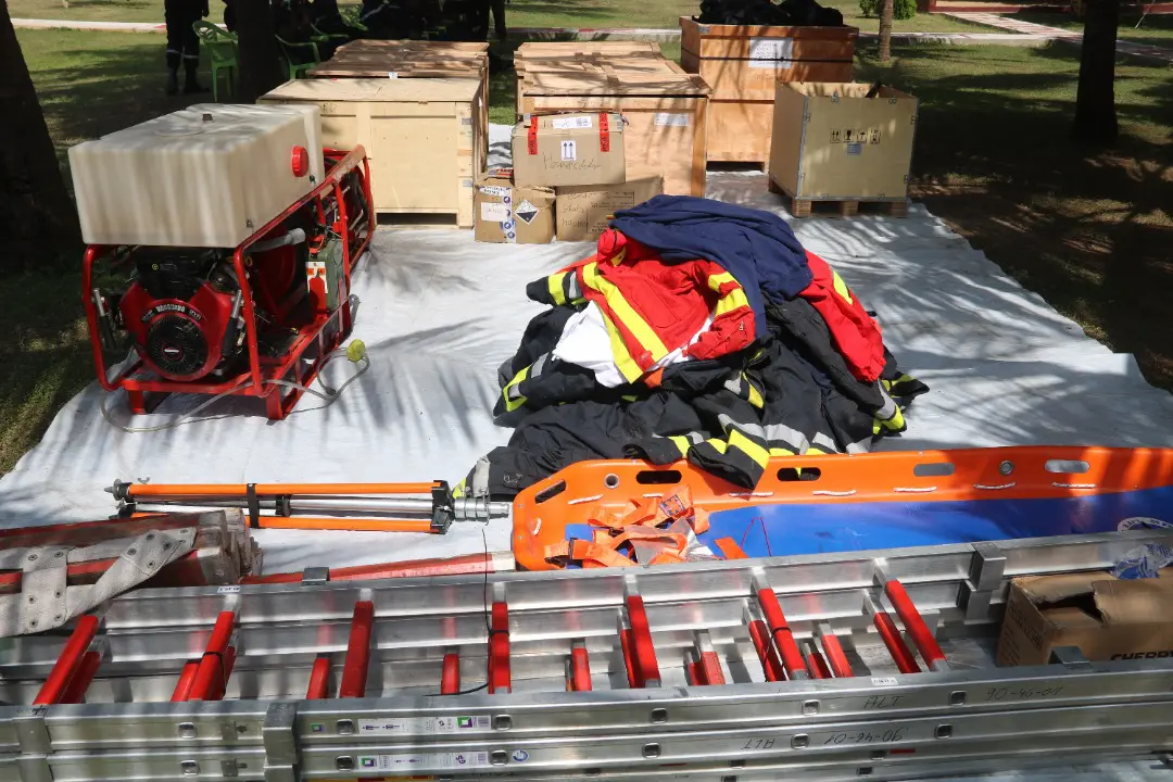 Le corps des sapeurs-pompiers de Hambourg en Allemagne a fait don mardi 8 novembre 2022, de matériel d'intervention à leurs collègues du Togo