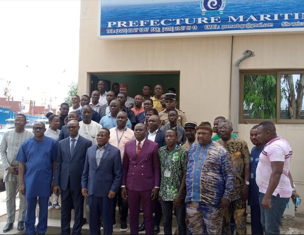 La préfecture maritime a démarré des échanges avec les propriétaires des engins flottants positionnés à l'ancien port de pêche de Lomé.