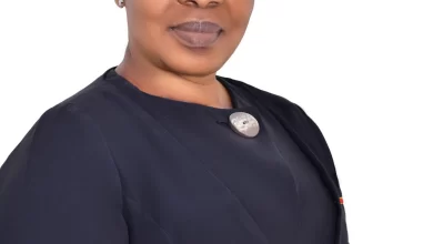 Malgré sa destitution de ses fonctions de présidente de l’association “Jeunes Sans Frontière pour le Développement du Togo” (JSFDT) qu'elle a fondé quelques années plus tôt, l'’ancienne ministre des Armées, Marguerite Gnakadè persiste et signe être toujours aux commandes. Une position confirmée le 25 août 2023 dans un communiqué.