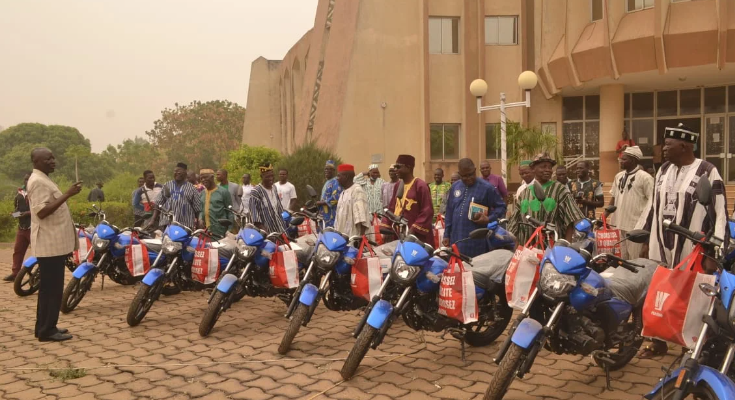 Les chefs des quinze cantons de la préfecture de la Kozah ont bénéficié, le vendredi 17 février à Kara, de motos de marque Haojue Sababu