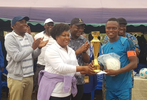 L’équipe de la commune Agoè-Nyivé 2 a remporté la coupe de la deuxième édition du tournoi de football « Trophée Papa Eyadéma »,