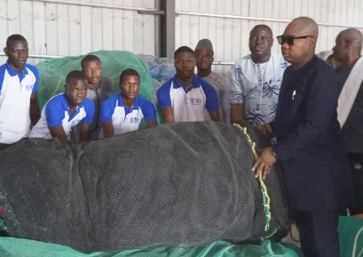 Onze diplômés de IFAD-aquaculture d'Elavagnon, ont reçu lundi 3 avril 2023, du matériel et équipement d’installation