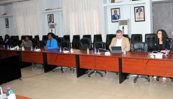 Victoire Tomégah-Dogbé a eu vendredi 26 Juin à Lomé, une séance de travail avec une délégation britannique conduite par Harriet Thompson.