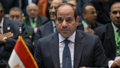 Abdel Fattah al-Sissi, au pouvoir en Égypte depuis qu'il a renversé l'islamiste Mohamed Morsi en 2013, a annoncé, lundi 2 octobre dans la soirée, se présenter à la présidentielle de décembre, un scrutin sur fond de crise économique qui s'annonce plus ardu que les précédents.