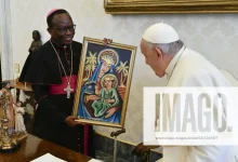 La déclaration est tombée jeudi 11 janvier. Un document de cinq pages dans lequel l’ensemble des évêques africains, par le biais de l’organisation qui les représente, ont opposé un « non » explicite à l’autorisation donnée par le Vatican mi-décembre de bénir des couples homosexuels, dans une déclaration baptisée Fiducia supplicans.