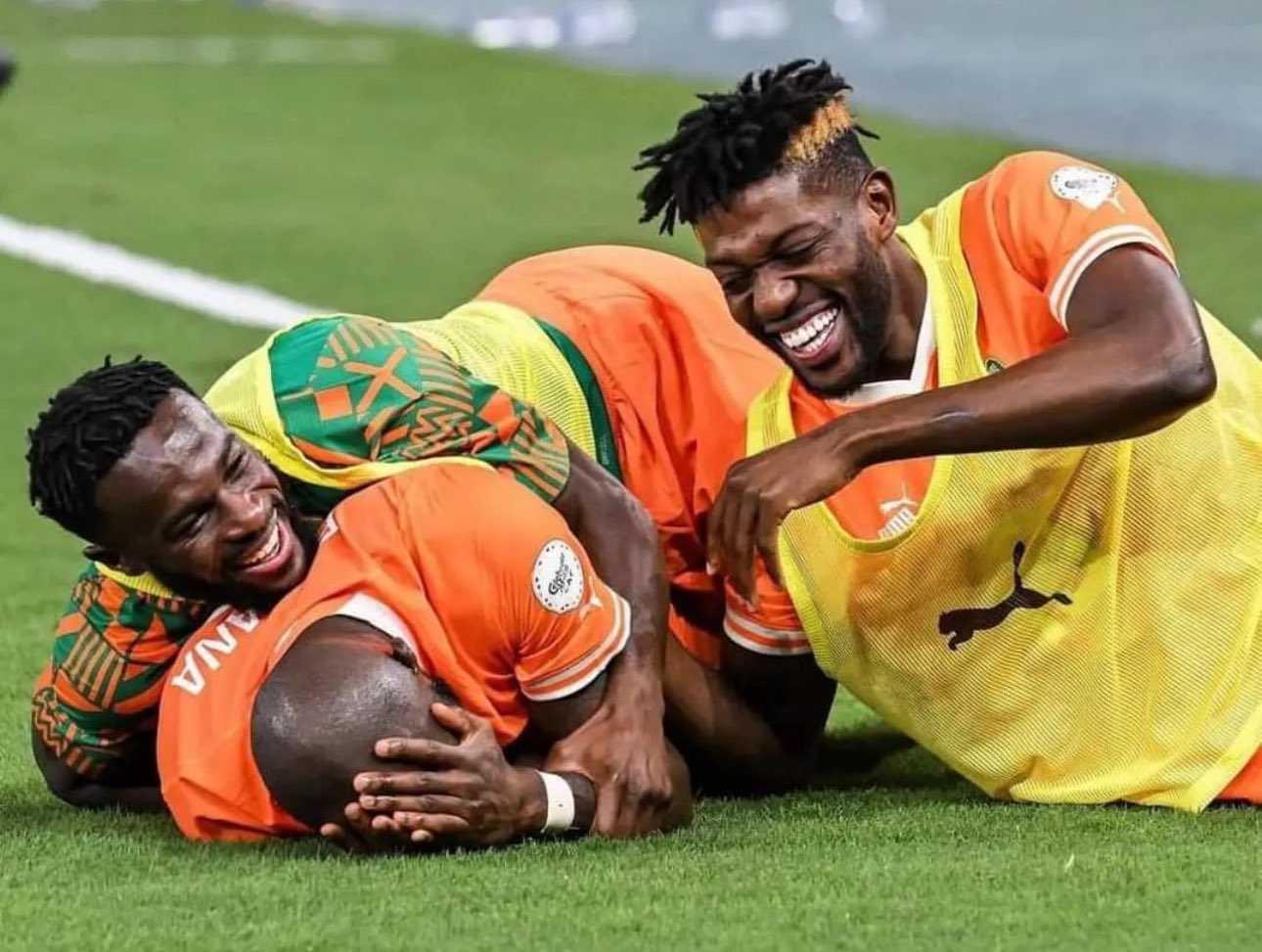 La CAN 2023 s’est terminée avec la victoire de la Côte d’Ivoire à domicile sur le Nigeria 2-1 dimanche soir. Si Foot Mercato vous a proposé son onze type de la compétition, c’est au tour de la Confédération Africaine de dévoiler son équipe favorite. On y retrouve notamment six finalistes (3 Ivoiriens et 3 Nigérians).