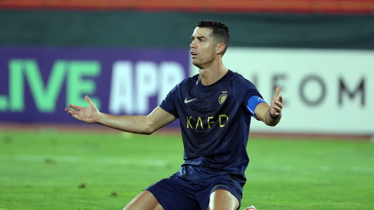 Malgré la victoire 3 à 2 de son équipe dimanche 25 février 2024 face à Al-Shabab, Cristiano Ronaldo fait à nouveau polémique en Arabie saoudite. Et cette fois-ci, il pourrait ne pas passer entre les mailles du filet.