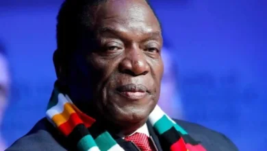 Les États-Unis ont pris des mesures sévères contre le président zimbabwéen Emmerson Mnangagwa et plusieurs hauts responsables, accusés de graves violations des droits politiques, économiques et de l’homme, ainsi que de corruption après les élections.