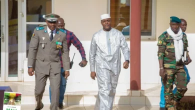 Le colonel Abdoulaye Maiga, Ministre d’État en charge de l’Administration territoriale et de la Décentralisation, Porte-parole du Gouvernement, a répondu avec vigueur aux accusations du Colonel Alpha Yaya Sangaré, auteur du livre “MALI : le défi du terrorisme en Afrique”. La réplique a été formulée par le biais de son Secrétaire Général par intérim,  Mamani Nassire, en réaction au communiqué n°001 du Ministère de la Défense et des anciens combattants daté du 1er mars 2024.