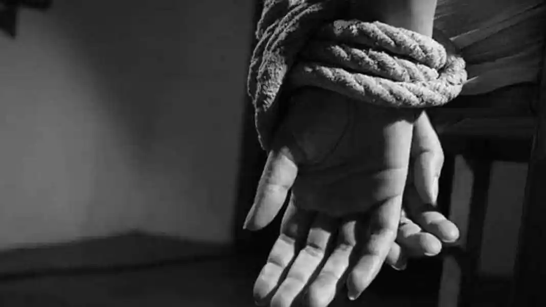 Des combattants de la secte islamiste Boko Haram ont fait irruption dans une école dans le nord-ouest du Nigeria. Plus de 100 élèves et un enseignant, ont été enlevés lors de cette attaque, selon le premier bilan.