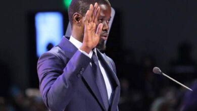 En prêtant serment ce mardi, le président Bassirou Diomaye Faye a magnifié le rôle joué par le Conseil constitutionnel dans l’organisation de l’élection présidentielle du 24 mars 2023. Il a, par ailleurs, salué la mémoire des martyrs de la démocratie faisant allusion aux personnes tuées lors des manifestations qui ont émaillé le Sénégal de 2021 à 2024.