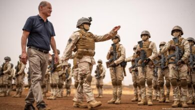 Un accord temporaire a été conclu entre l'Allemagne et le Niger pour permettre le maintien de la base militaire allemande à Niamey. Cette décision fait suite à l'annonce de l'Union européenne de mettre fin à sa mission militaire au Niger d'ici le 30 juin.