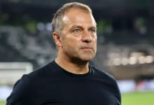 L’ancien sélectionneur allemand Hansi Flick a été officiellement nommé ce mercredi 29 mai 2024 entraîneur du FC Barcelone pour une durée de deux ans, succédant ainsi à Xavi Hernandez, limogé après une saison décevante sans aucun trophée remporté.