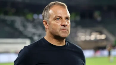 L’ancien sélectionneur allemand Hansi Flick a été officiellement nommé ce mercredi 29 mai 2024 entraîneur du FC Barcelone pour une durée de deux ans, succédant ainsi à Xavi Hernandez, limogé après une saison décevante sans aucun trophée remporté.