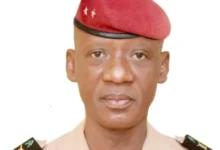 Lundi 27 mai 2024, le président Faure Gnassingbé,  Chef des Armées a, conformément à la Constitution du 06 mai 2024, notamment en ses articles 96 et 97, élevé par décret le colonel Allahare Dimini au grade de Général de Brigade et l’a ensuite nommé par décret N°2024-038, chef d’état-major général.