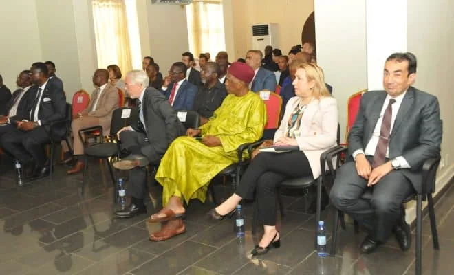 Une rencontre de sensibilisation et d’échanges sur la réglementation en matière de recrutement du personnel local et les modalités de règlement des différends à l’endroit des missions diplomatiques, postes consulaires et organisations internationales a eu lieu, le 28 mai 2024, au ministère des Affaires étrangères à Lomé.