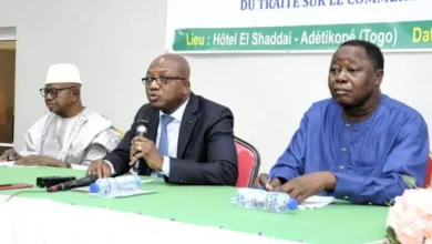 Un atelier de renforcement des capacités de personnels des agences d’exécution sur les obligations de rapportage du Traité sur le Commerce des Armes (TCA) se tient, depuis le 28 mai 2024, à Lomé, à l’initiative de la Commission nationale sur les armes légères, avec l’appui du Secrétariat du TCA. C’est un cadre pour renforcer les compétences des acteurs concernés, en matière d’établissement de rapports initial et annuel, conformément aux prescriptions de l’article 13 dudit traité.