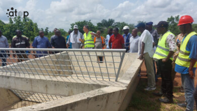 Le ministre d’Etat, ministre de l’Eau et de l’Hydraulique villageoise, Gal Damehame Yark a effectué, le lundi 20 mai à Tsévié,  une visite sur le site de décharge finale des ordures solides et liquides de la ville de Tsévié.