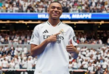 Dans un message posté sur les réseaux sociaux, ce mardi 16 juillet 2024, l’entraîneur du Real Madrid Carlo Ancelotti a souhaité la bienvenue à son nouveau joueur, Kylian Mbappé.