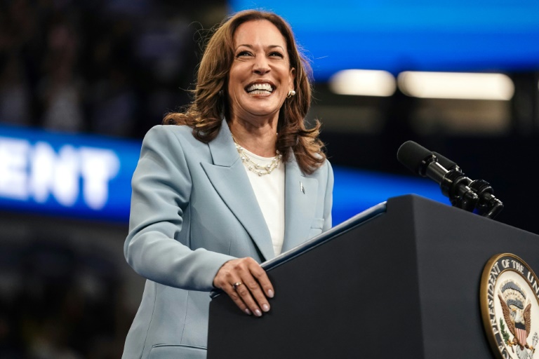 La candidate démocrate Kamala Harris a choisi Tim Walz pour être son colistier en vue de l'élection présidentielle du 5 novembre prochain aux États-Unis, rapportent  mardi 6 août plusieurs médias américains tels que CNN citant quatre sources et l'agence de presse Associated Press.