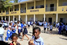 Le corps professoral n’a plus que deux semaines maximum pour retrouver les salles de classes. Suite à la réunion préparatoire, présidée par le Premier ministre Ousmane Sonko, ce jeudi, la date officielle pour la rentrée des classes 2024-2025 pour le personnel enseignant est fixé pour le trois (3) octobre prochain. Quant aux élèves, ils reprendront le chemin de l’école le 7 octobre.