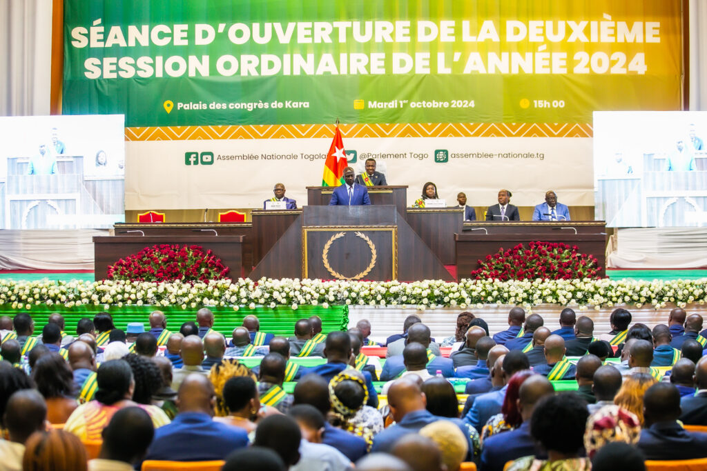 La seule députée de la Dynamique pour la Majorité du Peuple (DMP), un parti d’opposition, Brigitte Adjamagbo-Johnson a manqué le 1er octobre 2024, à l'appel de Kara pour l'ouverture de la session ordinaire de l'année. Et pour cause, exprimer son mécontentement sur l'ordre du jour qui prend en compte un séminaire sur la nouvelle constitution promulguée le 6 mai dernier.