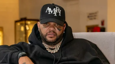 Le chanteur cubain Jose Manuel Carbajal Zaldivar, connu sous le nom d’El Taiger, est décédé jeudi 10 octobre 2024à Miami des suites de ses blessures. Sa famille a confirmé qu’il avait été touché par une balle à la tête une semaine plus tôt.
