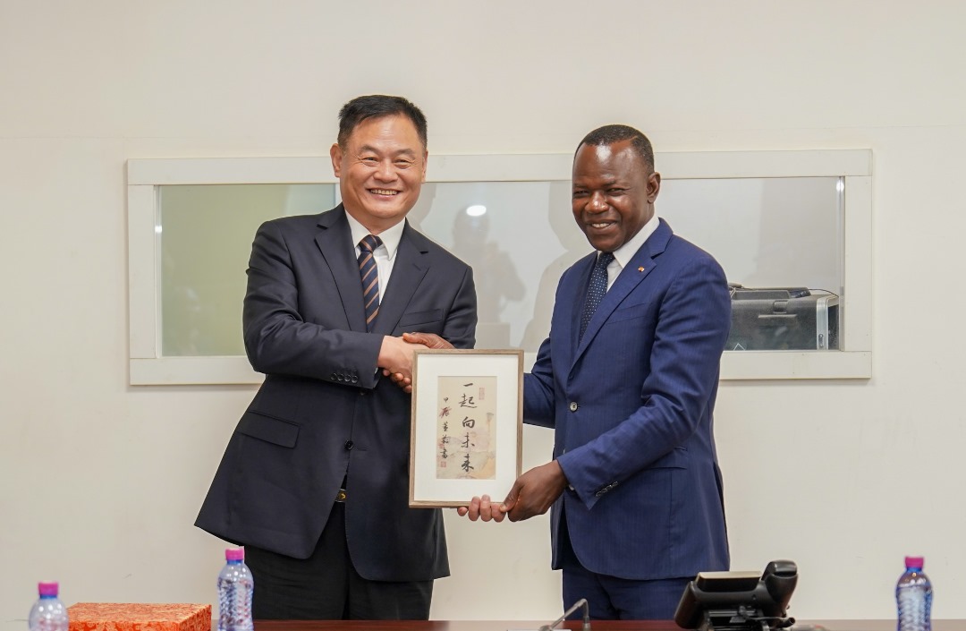 L’Office Togolais des Recettes (OTR) a accueilli le lundi 21 Octobre 2024, une délégation des Douanes Chinoises conduite par le Directeur-Adjoint des Douanes de GongBei.