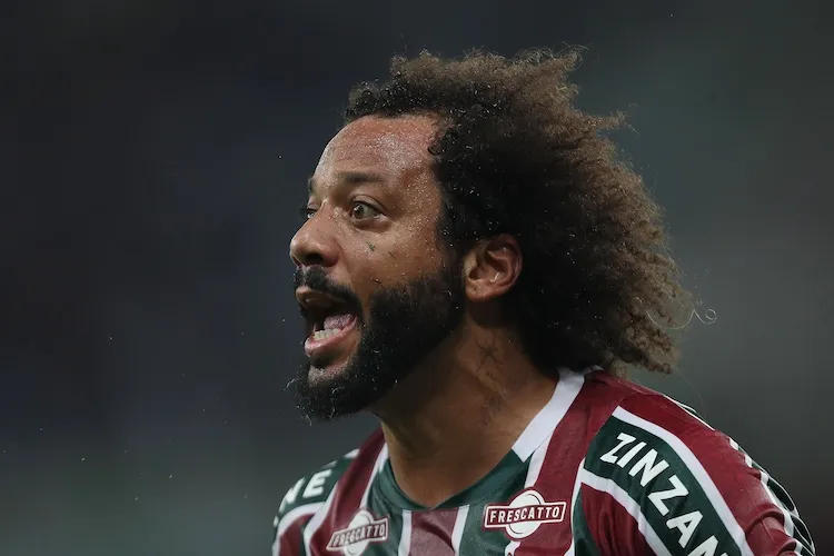 Le défenseur brésilien s'est disputé avec l’entraîneur de Fluminense alors qu'il s'apprêtait à entrer sur le terrain. Quelques heures plus tard, son contrat a été rompu d’un commun accord avec le club.