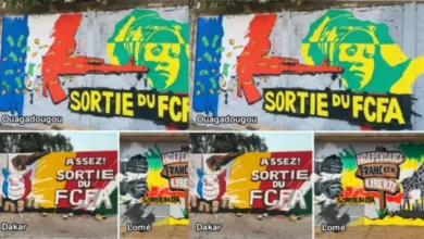 Au sein de l’Afrique de l’Ouest, une montée en puissance de manifestations anti-usage du franc CFA se manifeste, avec des artistes qui prennent le relais grâce à des déclarations visuelles fortes. Cette monnaie, emblème de la période coloniale, demeure le reflet de l’impact économique pérenne de la France sur ses précédentes colonies. Cependant, beaucoup estiment qu’elle freine le progrès de la région.