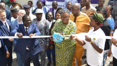 La ministre de la Communication, des Médias et de la Culture, Porte-parole du gouvernement, maire de la commune Ogou 1 et présidente de la Faitière des communes du Togo (FCT),   Yawa Kouigan a inauguré le mardi 03 décembre à Atakpamé, le centre de promotion féminine d’Ogou 1.