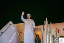 Le Président de la République du Tchad, le Maréchal Mahamat Idriss DEBY ITNO, a quitté Ouagadougou ce samedi soir pour N’Djamena après une visite d’amitié de 48 heures au Burkina Faso.