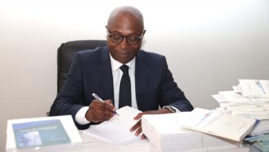 Rédigé par le professeur Didier Koumavi Ekouevi, président du Conseil scientifique de la riposte nationale pendant la pandémie, cet ouvrage de 224 pages retrace l’expérience togolaise face à la crise sanitaire.