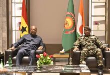 Le Président de la République du Ghana, John Dramani Mahama, accompagné d’une importante délégation, est arrivé ce dimanche 9 mars 2025 à Niamey pour une visite de travail et d’amitié.