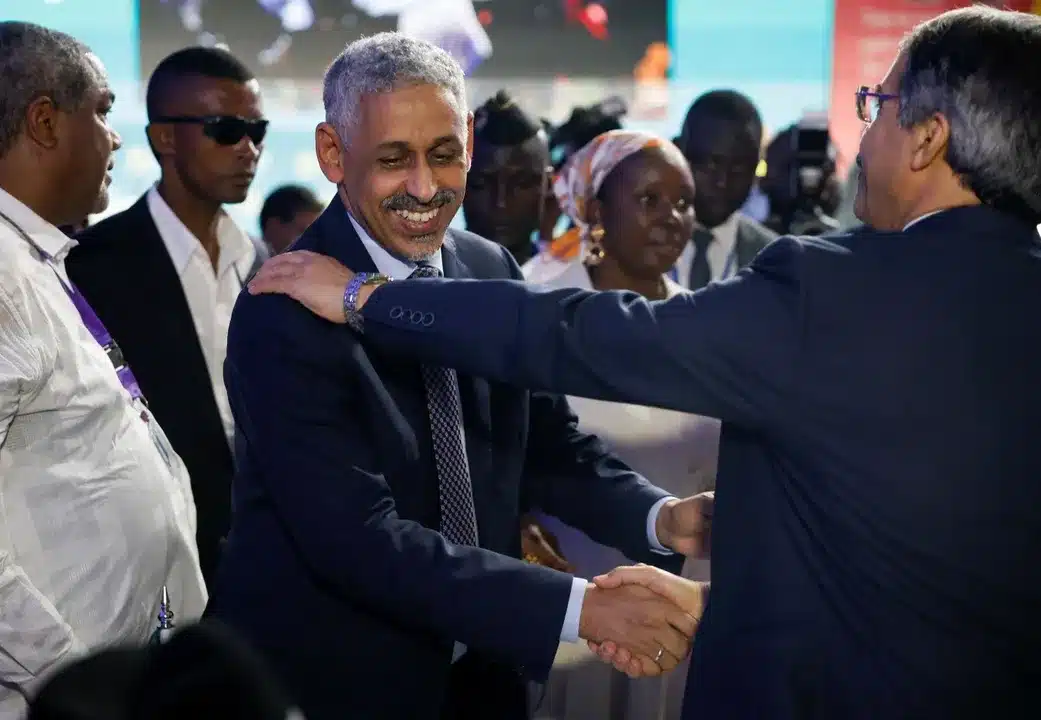 Le Mauritanien Sidi Ould Tah prend la tête de la Banque africaine de développement. Élection marquée par des défis économiques en Afrique.