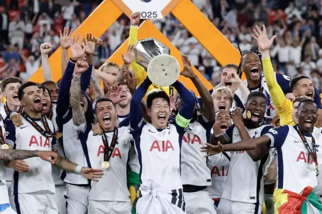 Tottenham remporte la Ligue Europa face à Manchester United et assure sa place en Ligue des champions pour la saison prochaine.