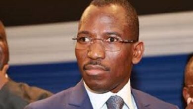 Gilbert Bawara prend les relations avec le Parlement et les institutions, un rôle clé pour la démocratie au Togo.