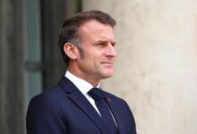 La France suspend sa coopération antiterroriste avec le Mali suite à l'arrestation d'un agent diplomatique à Bamako.