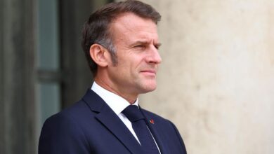 La France suspend sa coopération antiterroriste avec le Mali suite à l'arrestation d'un agent diplomatique à Bamako.