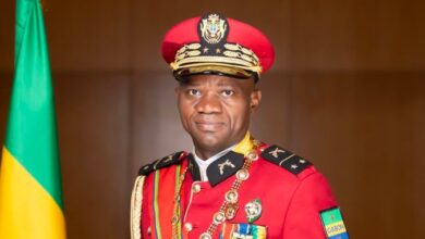 Oligui Nguema dénonce l'absentéisme au ministère de la Fonction publique. Découvrez ses critiques sur l'archaïsme administratif.