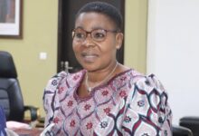 Rumeurs d’arrestation concernant Marguerite Gnakadé, ancienne ministre des Armées : faits et témoignages à découvrir.