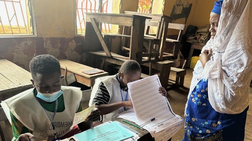 Les électeurs en Guinée sont dans l’attente des résultats du référendum constitutionnel. Découvrez l'impact de ce scrutin.