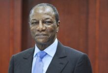 Alpha Condé dénonce le référendum constitutionnel en Guinée et appelle au boycott des urnes pour défendre la souveraineté du peuple.