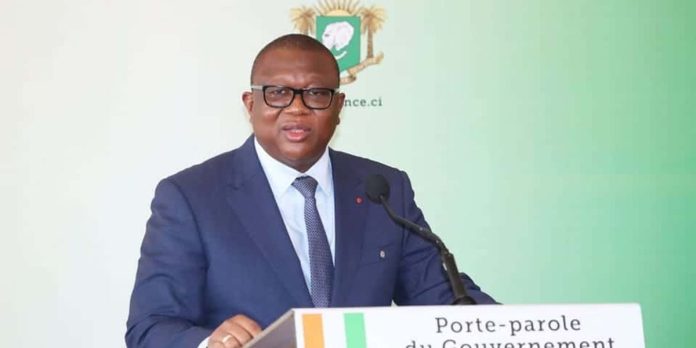 La Côte d’Ivoire est en émoi avec le rejet de candidatures. Comprenez les tensions politiques qui en découlent.